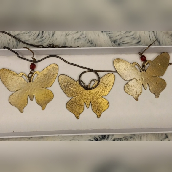 *4/$15 Earrings and Necklace Set from Claire's - Picture 2 of 8